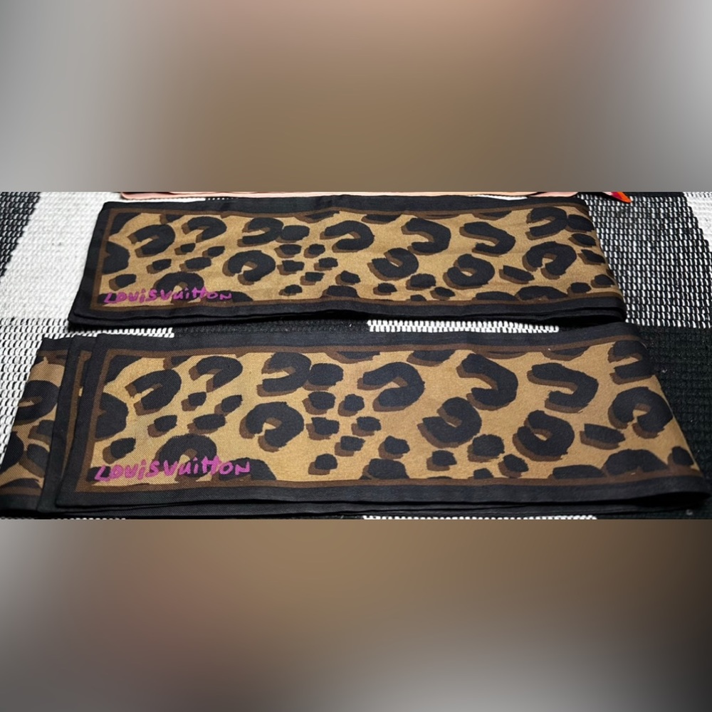 Louis Vuitton Bandeau Silk Leopard Scarf Brown 120 cm 8 cm LV UNIFORM RARE - Picture 2 of 2